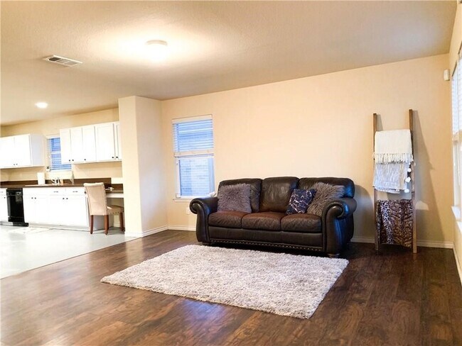 Building Photo - 8832 Elk Creek Ln