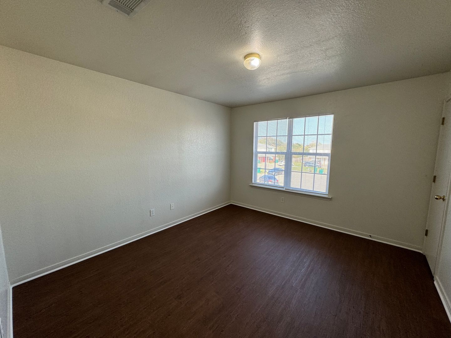 Building Photo - 404 Brittney Way