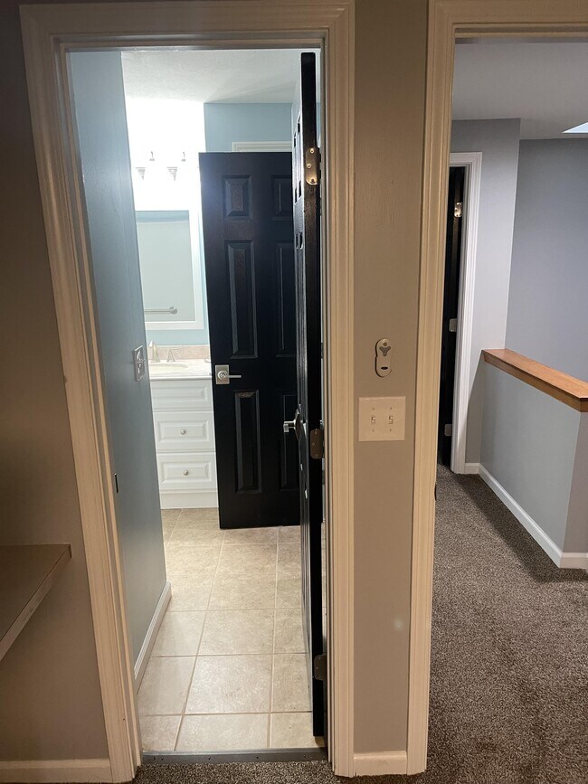 Building Photo - 119 Iron Oaks Cir