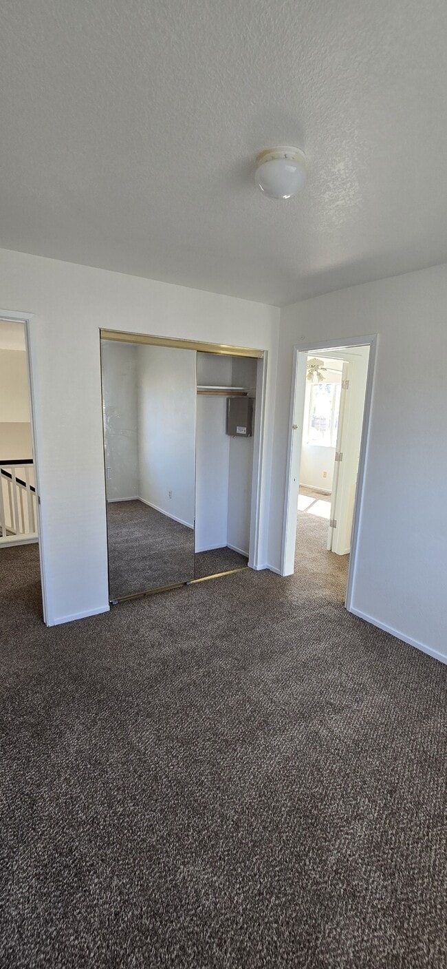 Building Photo - Weston Ranch 4 Bedroom 3 Bathroom Home