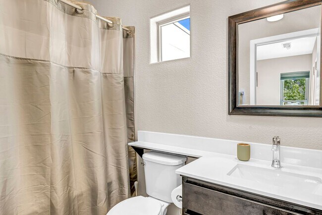 Building Photo - 2722 Mylonite Dr