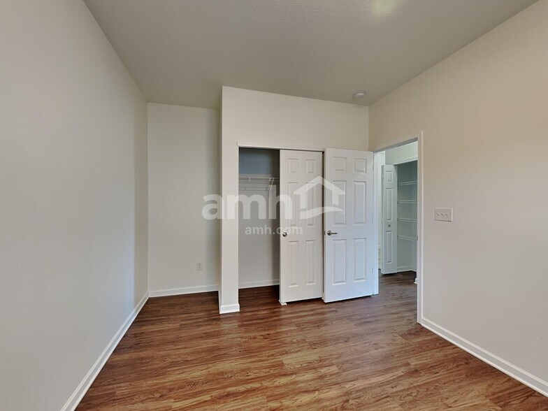 Building Photo - 635 Prospector Dr