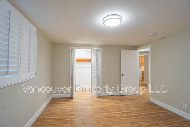 Building Photo - 2218 E 18th St