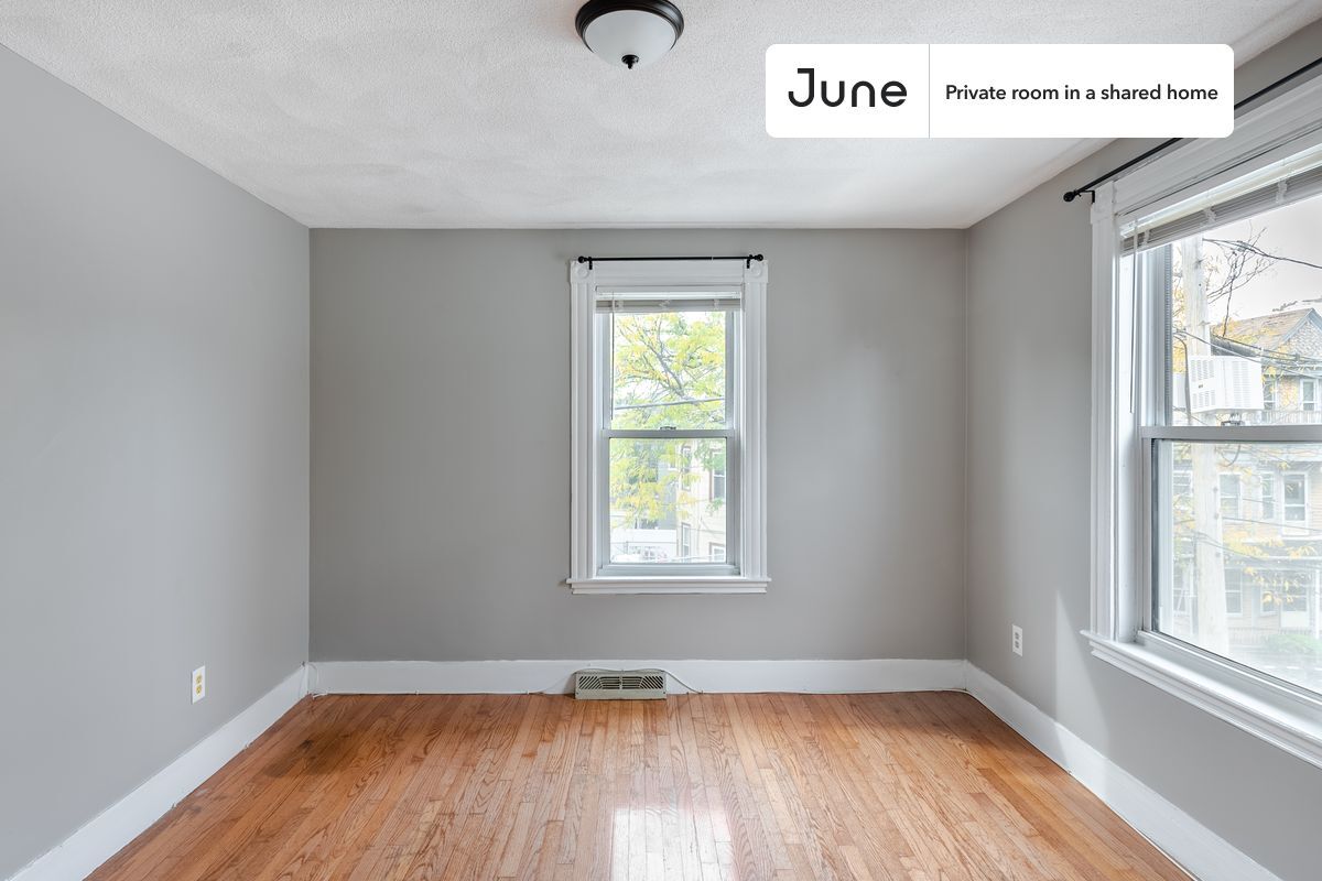 Building Photo - Room in Shared 6 bed/1.5 bath home in Somerville