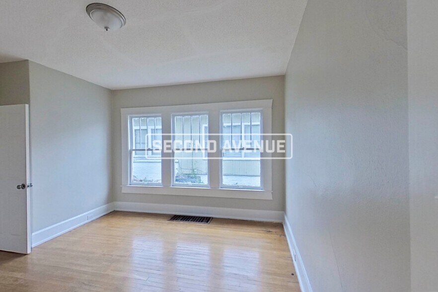 Building Photo - 4105 Avenue Q