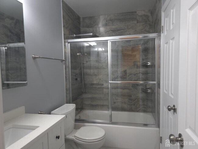 Building Photo - 161 Willowbrook Dr