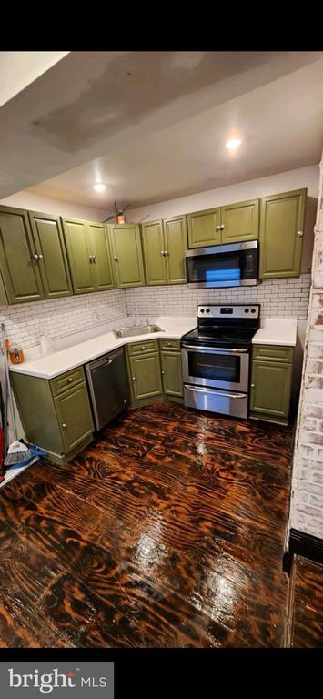 Building Photo - 2149 Ridge Ave