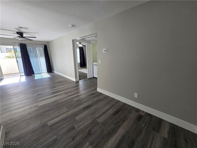 Building Photo - 7100 W Pirates Cove Rd