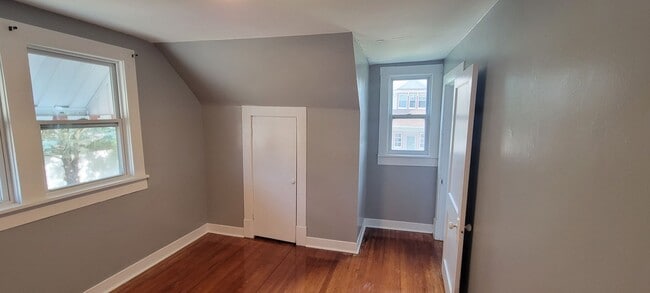 Building Photo - 109 S 9th St