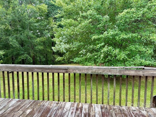 Building Photo - 153 Hillcrest Dr