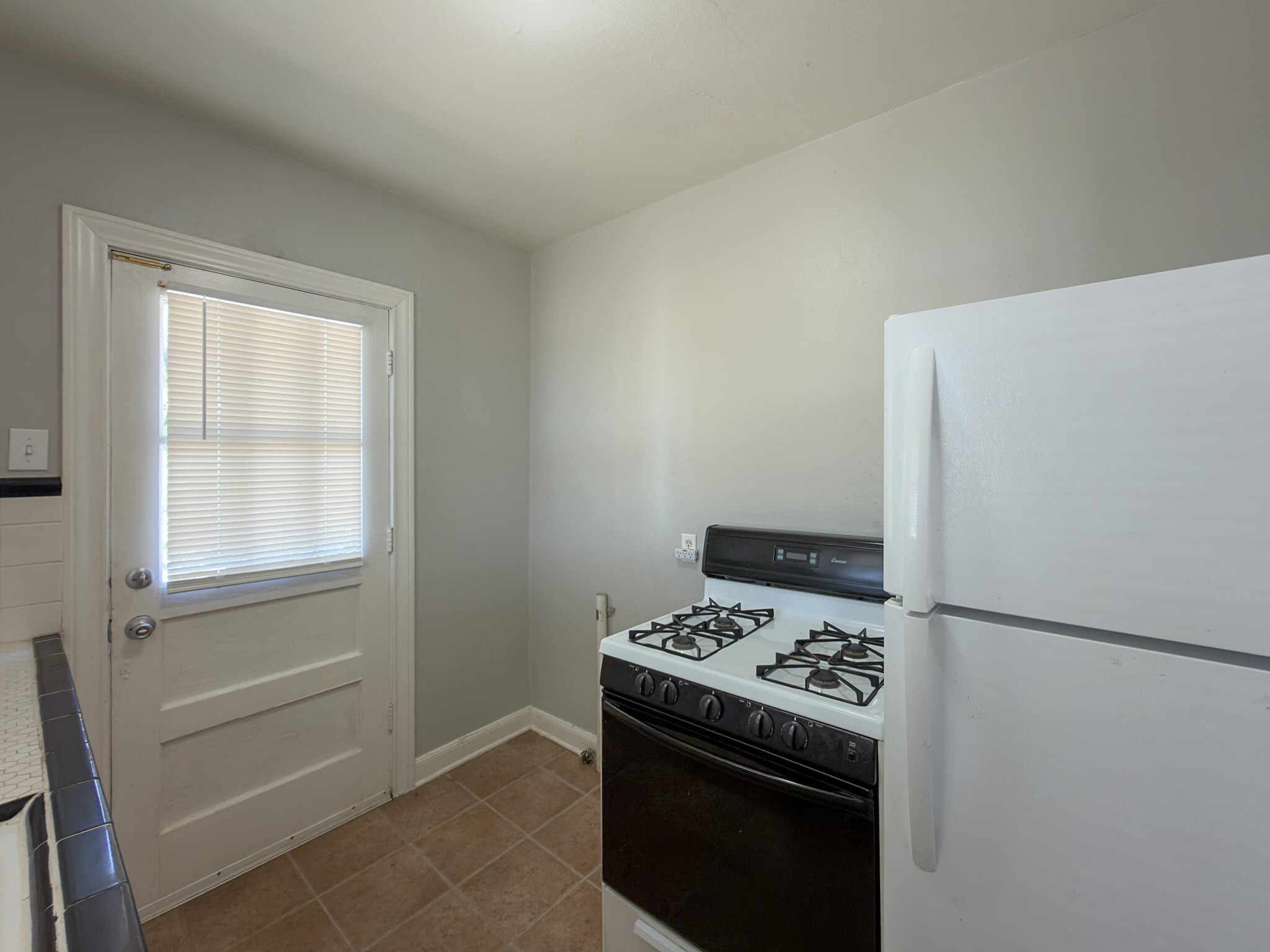 Building Photo - 1912 S Donnybrook Ave