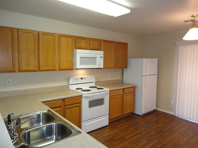 Building Photo - 211 E Valley View Dr