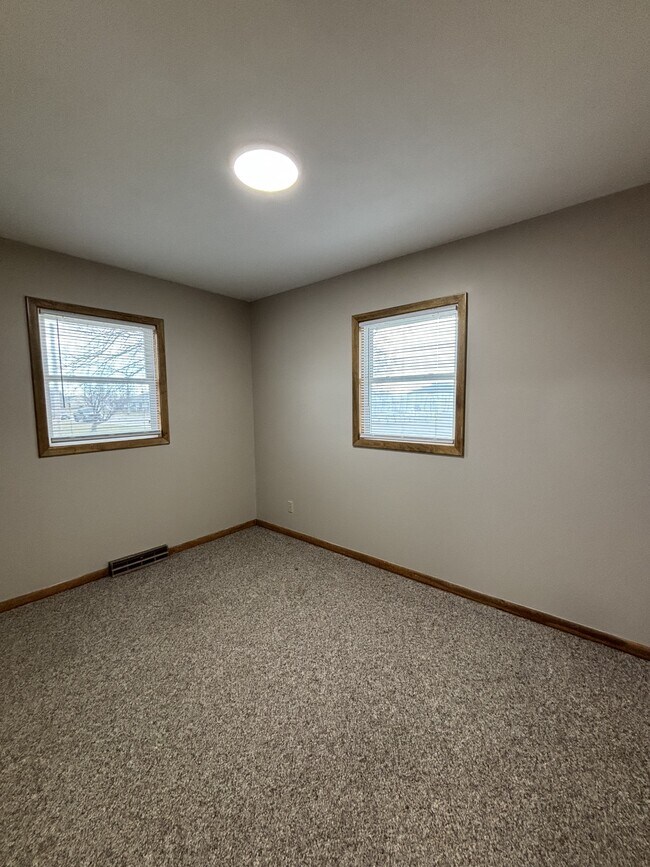 Building Photo - 1001 M St