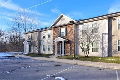 Building Photo - 1002 Hot Point Ave