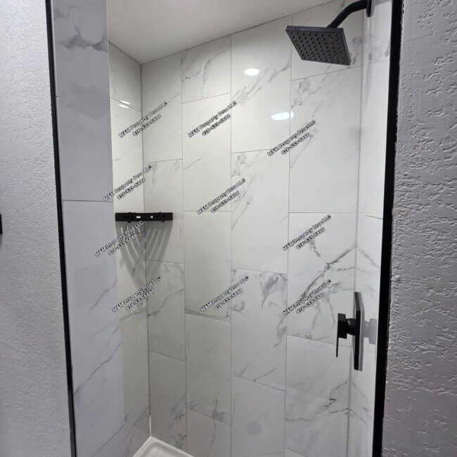 Building Photo - 7610 E 113th St