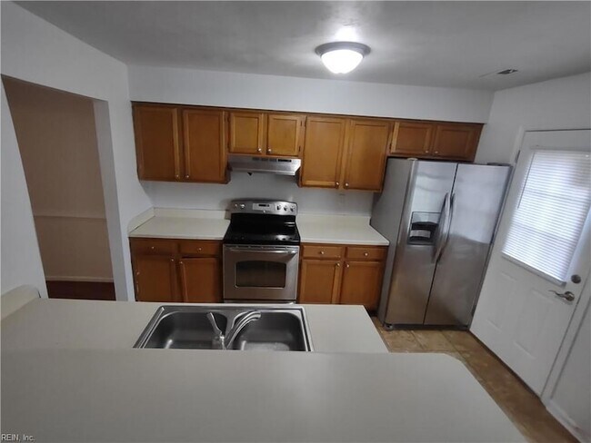 Building Photo - 2043 Allison Dr