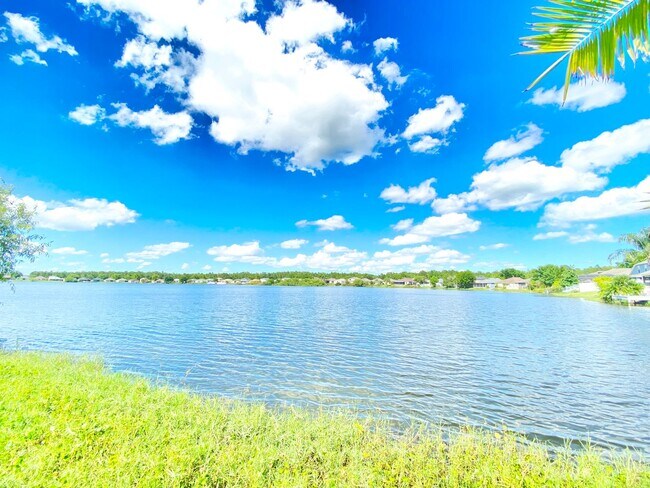 Building Photo - Stunning Lake View Home in Waterside Estate!