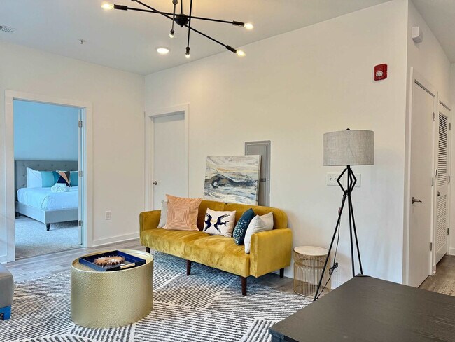 Building Photo - 542 Boulevard NE