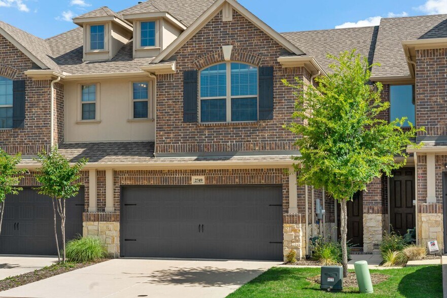 Building Photo - 2749 Starburst Dr