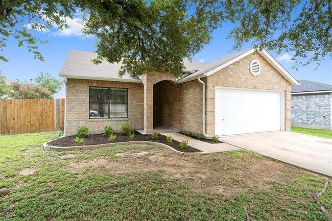 Building Photo - 3313 Settlement Dr