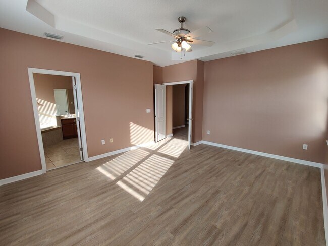 Building Photo - 7801 Seafield Ln
