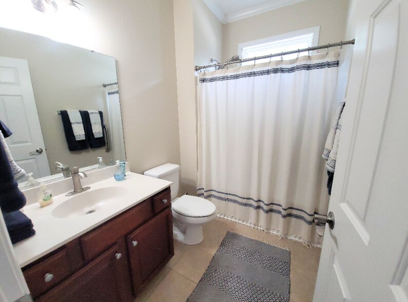 Building Photo - 2 Dansford Ln