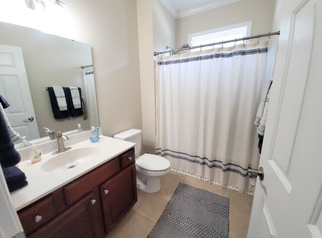 Building Photo - 2 Dansford Ln