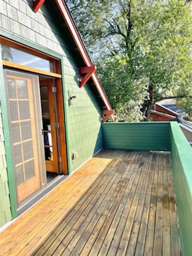 Building Photo - 535 NW Florida Ave