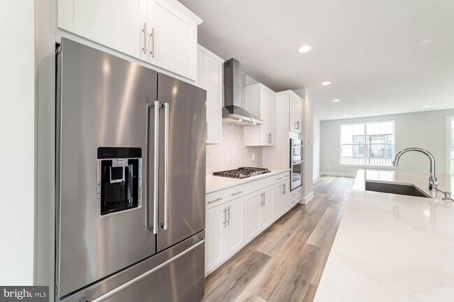 Building Photo - 6227 Almerico Pl