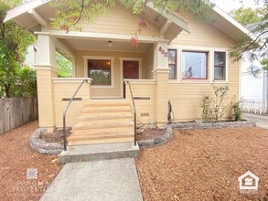 Building Photo - 1 Bedroom, 1 Bathroom Charming Craftsman i...
