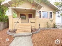 Building Photo - 1 Bedroom, 1 Bathroom Charming Craftsman i...