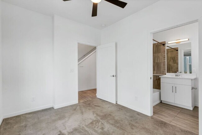 Building Photo - 8711 E Hampden Ave