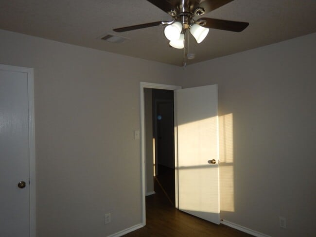 Building Photo - 16127 Branding Pass