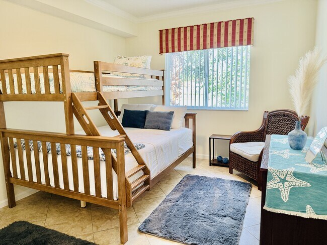 Building Photo - 1820 Florida Club Cir