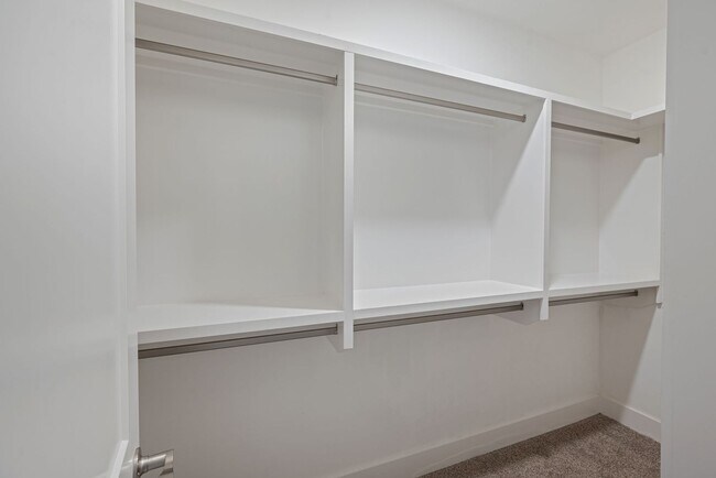 Building Photo - Stunning Modern Townhouse in the Heart of ...