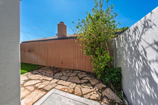 Building Photo - 51780 Avenida Velasco