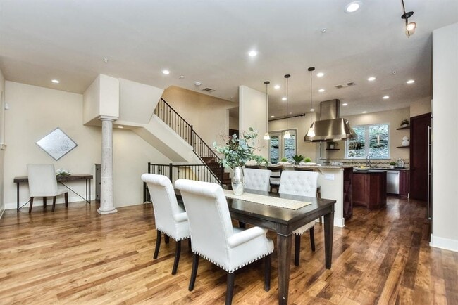 Building Photo - 1529 Barton Springs Rd