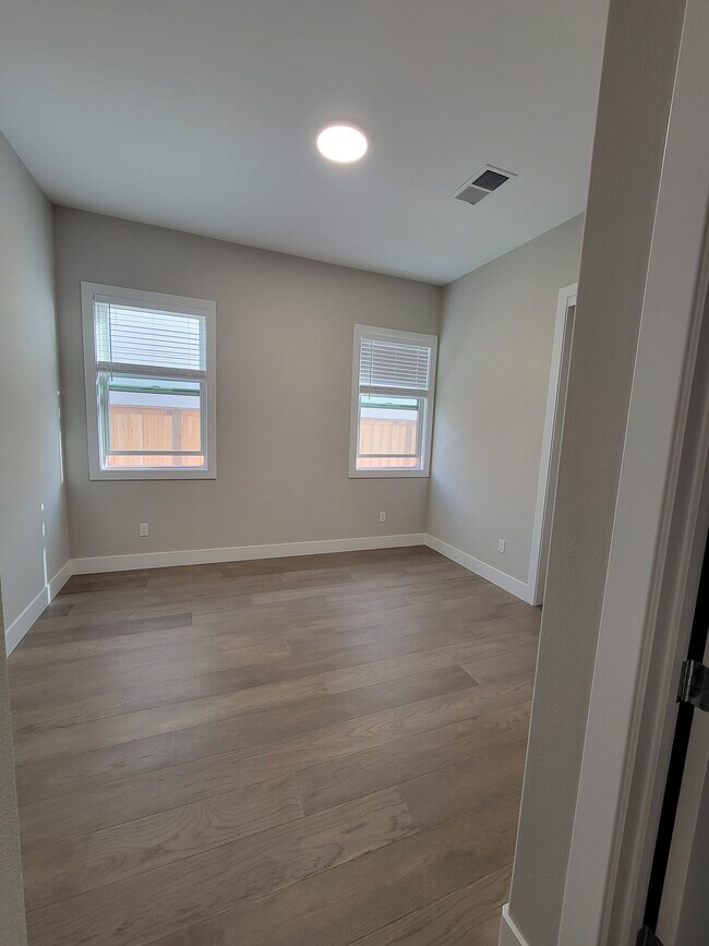 Building Photo - 2163 Shadow Creek Ct