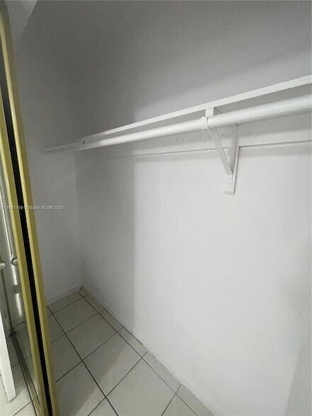 Building Photo - 3960 SW 68th Ave