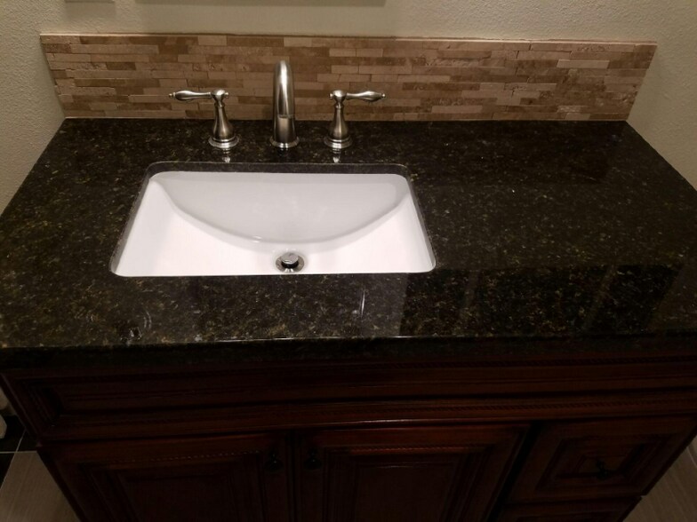 Building Photo - 1131 W Highland St