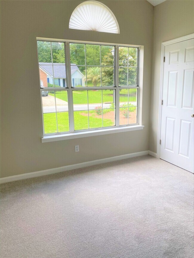 Building Photo - Remodeled Home