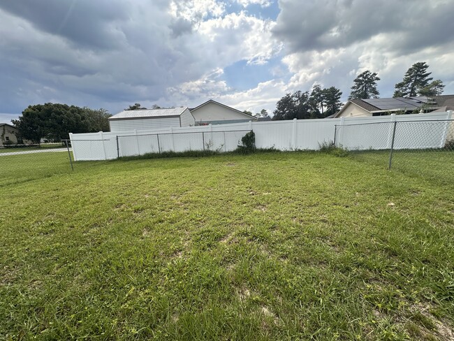 Building Photo - 13502 SW 43rd Cir