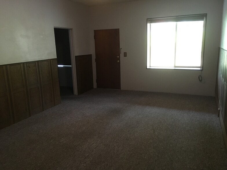 Livingroom - 108 5th St