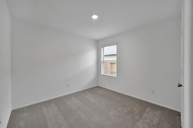 Building Photo - 21031 Longeni Dr