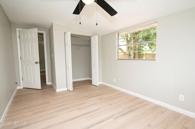 Building Photo - 313 Suzanne Dr