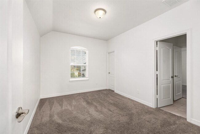 Building Photo - 2923 Golden Honey Ln