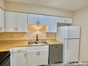 Building Photo - 235 W Silver Sands Dr