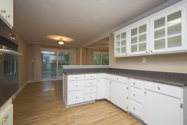 Building Photo - All on one level comfort rancher