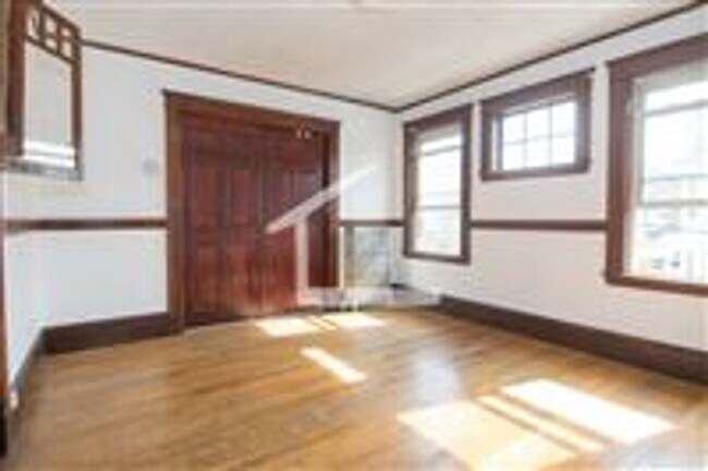 Building Photo - 59 Etna St