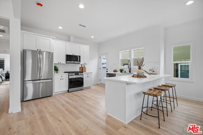 Building Photo - 3628 E 1st St